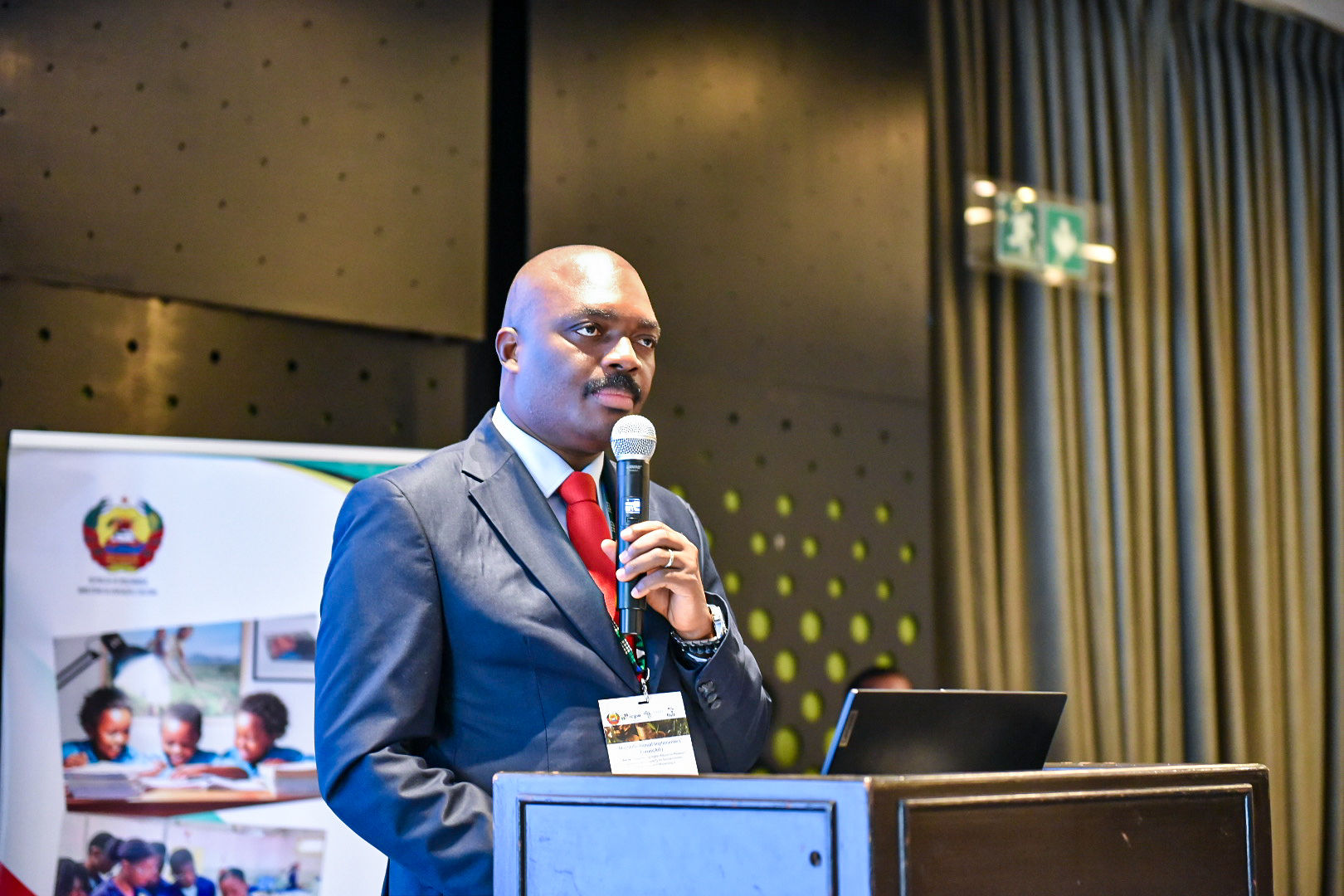 Mozambique's Secretary of State for Higher Education, Science and Technology, Dr Edson Macuacua speaking at the 2nd Annual Implementors Forum