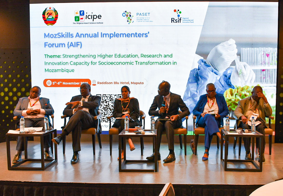 A panel session during the forum.